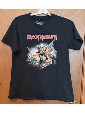 2022  Iron Maiden Trooper T-Shirt Black  Size XL X-Large